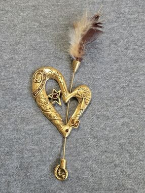 Chico's Gold Heart Feather Stickpin Brooch Topaz Rhinestone Dreamcatcher